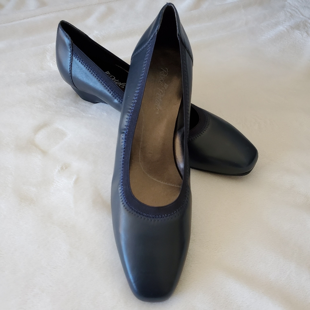 Rose Petals "Brandi" Sz 9.5 Narrow Blue Shoes NWOT